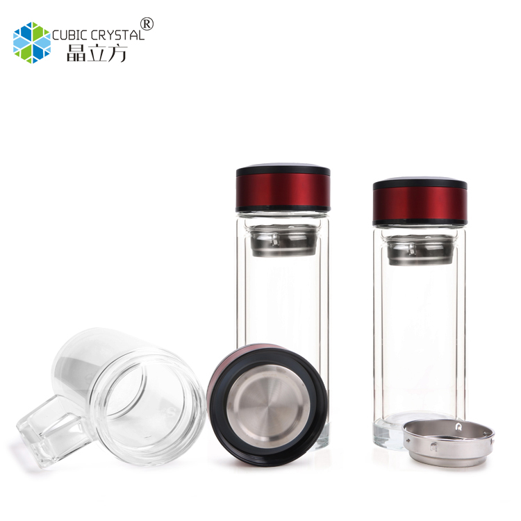 保溫杯不宜用來沏茶，應選擇玻璃杯